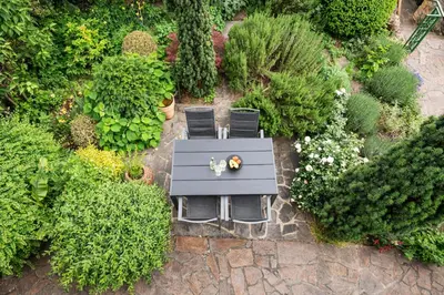 Ein Garten an der Unterkunft Ferienhaus im Weinberg Kallstadt