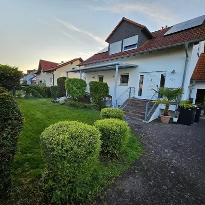 Ein Garten an der Unterkunft Komplette Ferienwohnung für bis zu 4 Personen