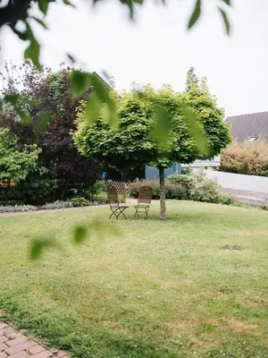 Ein Garten an der Unterkunft Landhaus Weber