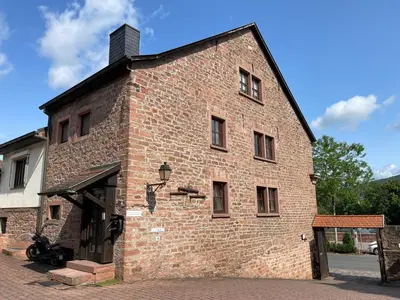 Das Gebäude in dem sich die Ferienwohnung befindet