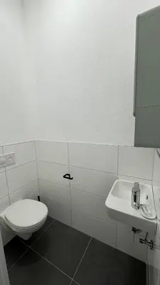 Ein Badezimmer in der Unterkunft Böhl Station Appartments