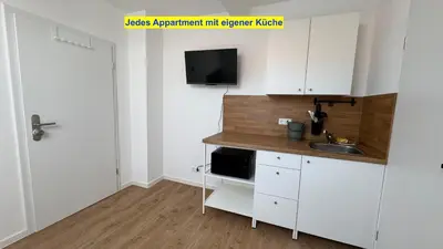 Küche/Küchenzeile in der Unterkunft Böhl Station 1 Zimmer-Wohnungen