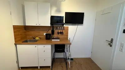 Küche/Küchenzeile in der Unterkunft Böhl Station 1 Zimmer-Wohnungen