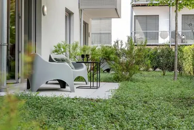 Ein Garten an der Unterkunft Midori Serviced Apartments