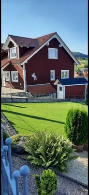 Das Gebäude in dem sich die Ferienwohnung befindet
