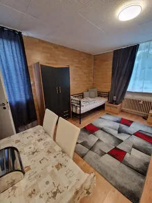 Ein Bett oder Betten in einem Zimmer der Unterkunft quiet apartment