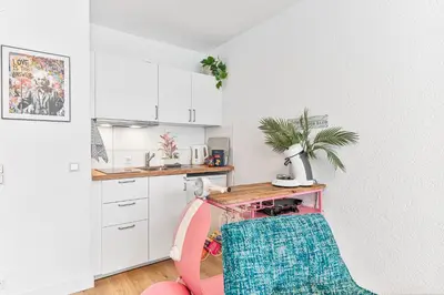 Küche/Küchenzeile in der Unterkunft Goldstadt Pop-Art Apartment