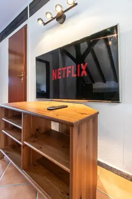 TV/Unterhaltungsangebot in der Unterkunft Wohnung für 4 Personen mit 2 Schlafzimmer, Wohnzimmer, Küche