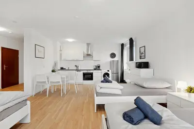 Ein Bett oder Betten in einem Zimmer der Unterkunft MONTEUR - Unterkunft für bis zu 5 Personen in 64546 Mörfelden-Walldorf - GG11