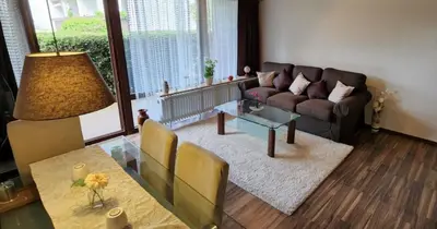 Ein Sitzbereich in der Unterkunft Hardy's Apartment Nordschwarzwald