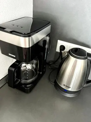 Kaffee-/Teezubehör in der Unterkunft Goldstadt Moto Loft - Urban Studio am Schlössle