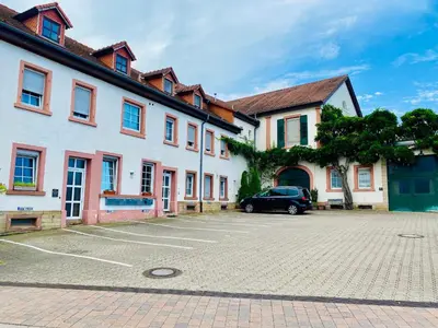 Das Gebäude in dem sich die Ferienwohnung befindet