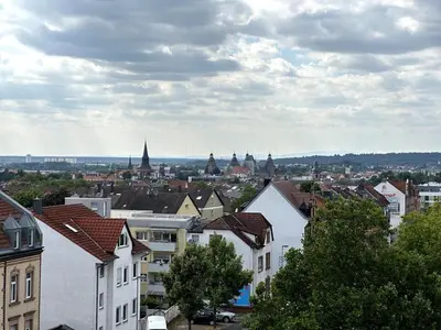 Ein allgemeiner Blick auf Aschaffenburg oder ein Stadtblick von der Ferienwohnung aus