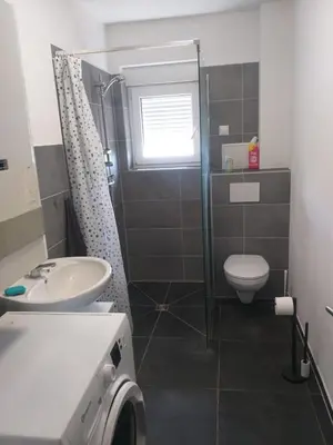 Ein Badezimmer in der Unterkunft Monteurwohnung in Eisenberg Pfalz