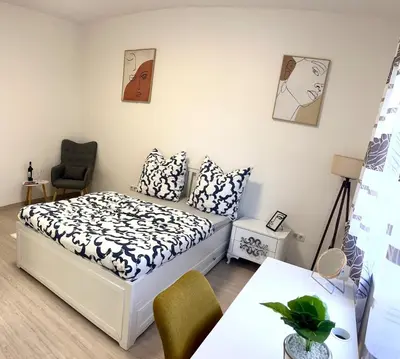 Ein Bett oder Betten in einem Zimmer der Unterkunft Schönes Zimmer in einer 3er WG-Wohnung geeignet für einen Mann shared apartment