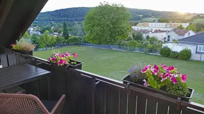 Ein allgemeiner Bergblick oder ein Berglick von der Ferienwohnung aus