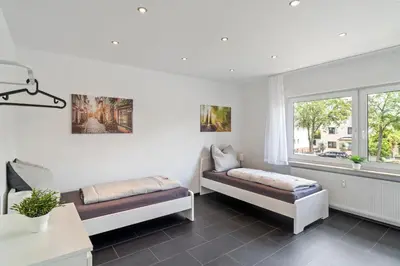 Ein Bett oder Betten in einem Zimmer der Unterkunft RU02 Wohnung in der Opelstadt!