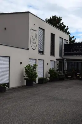 Das Gebäude in dem sich die Pension befindet