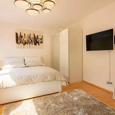 Exklusive 1-Zimmer-Wohnung in KA-Stadt