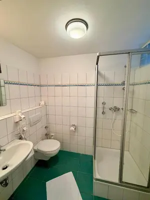 Ein Badezimmer in der Unterkunft Hotel Am Kornmarkt