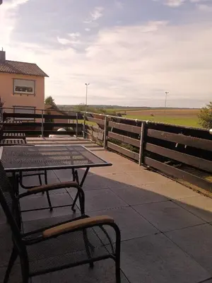 Ein Balkon oder eine Terrasse in der Unterkunft Ferienwohnung Brenner Würzberg - Odenwald