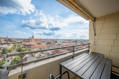Ein Balkon oder eine Terrasse in der Unterkunft Malu Rooms - Über den Dächern der Stadt, Zentrum, Parkhaus, Panorama, Terrasse, höchste FeWo der Stadt