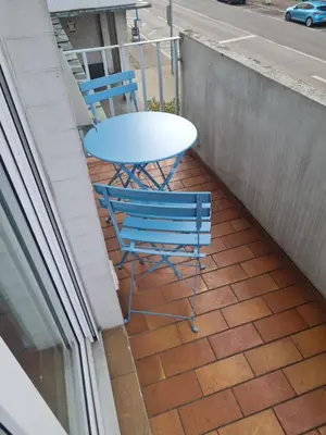 Ein Balkon oder eine Terrasse in der Unterkunft Monteurwohnung Pforzheim mit Balkon - QuartierPro