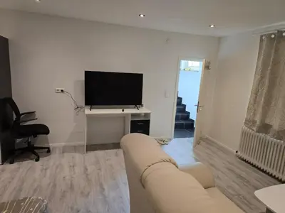 TV/Unterhaltungsangebot in der Unterkunft 1-Zimmer Woh Souterrainwohnung