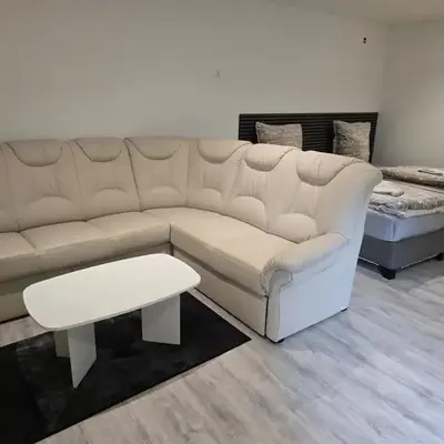 1-Zimmer Woh Souterrainwohnung