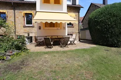 Ein Garten an der Unterkunft Haus Stoll
