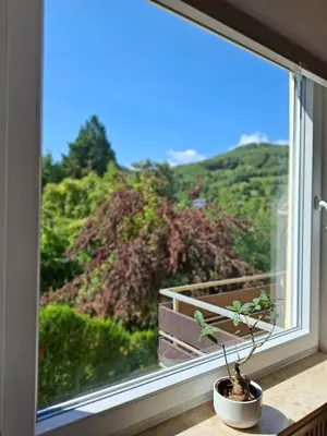 Ein allgemeiner Bergblick oder ein Berglick von der Ferienwohnung aus
