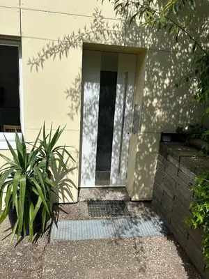 Das Gebäude in dem sich die Ferienwohnung befindet