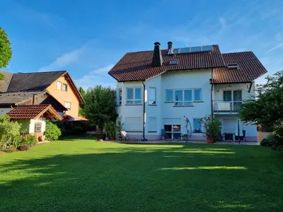 Das Gebäude in dem sich die Ferienwohnung befindet