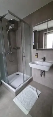 Ein Badezimmer in der Unterkunft Book your Room in Darmstadt City