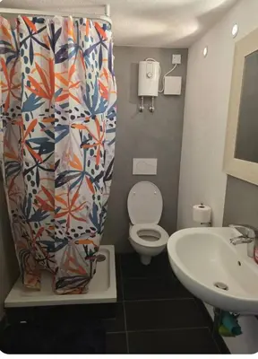 Ein Badezimmer in der Unterkunft Monturezimmer in Bad Friedrichshall