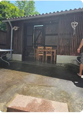 Das Gebäude in dem sich die Ferienwohnung befindet