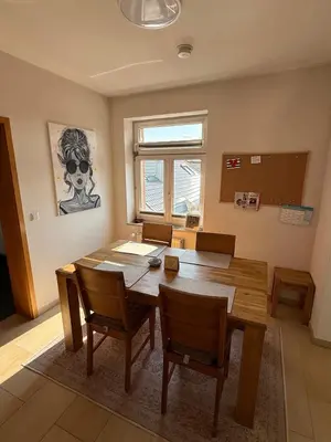 Küche/Küchenzeile in der Unterkunft Stilvolle Wohnung mit Parkplatz