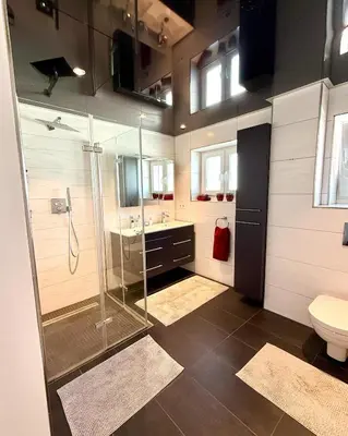 Ein Badezimmer in der Unterkunft Ihre Pfalz-Auszeit, neu mit Stil, Balkon und Traumgarten
