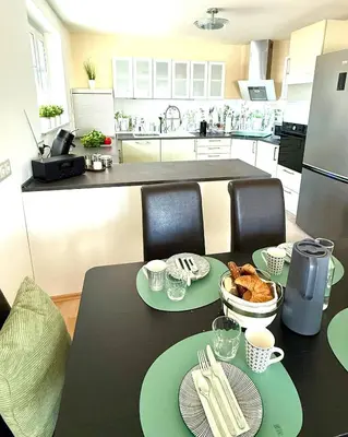 Küche/Küchenzeile in der Unterkunft Ihre Pfalz-Auszeit, neu mit Stil, Balkon und Traumgarten