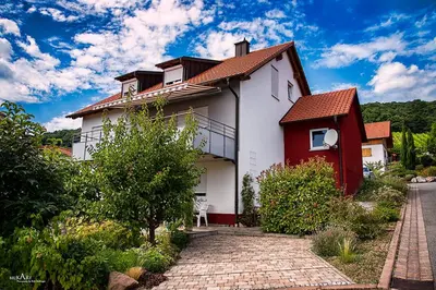 Das Gebäude in dem sich die Ferienwohnung befindet