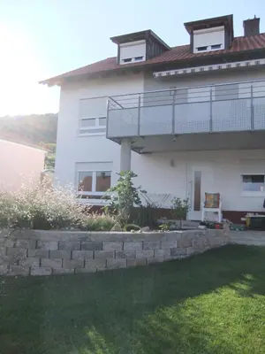 Das Gebäude in dem sich die Ferienwohnung befindet
