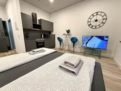 TV/Unterhaltungsangebot in der Unterkunft NEU Goldstadt Luxe Studio- City Apartment Schlössle