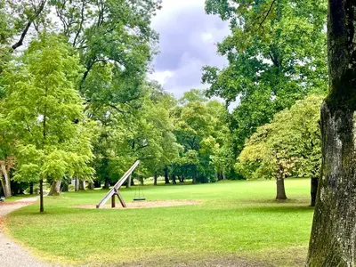 Ein Garten an der Unterkunft -Am Pfühlpark- Ferienwohnung
