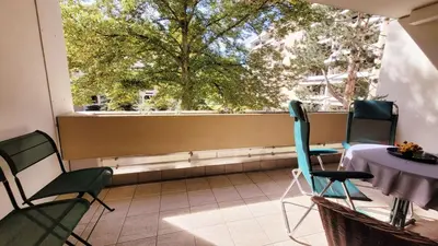 Ein Balkon oder eine Terrasse in der Unterkunft Bright & Cozy Apartment in Mainaschaff
