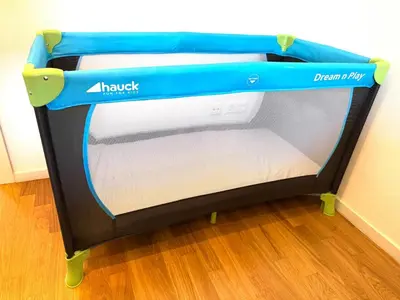 Ein Bett oder Betten in einem Zimmer der Unterkunft Charmante Altbauwohnung im Herzen von Rastatt kostenloser Parkplatz