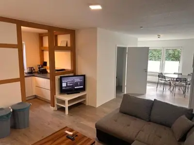 Küche/Küchenzeile in der Unterkunft 3 Schlafzimmer Wohnung für 6 Personen in Wörrstadt inkl Terrasse & Garten