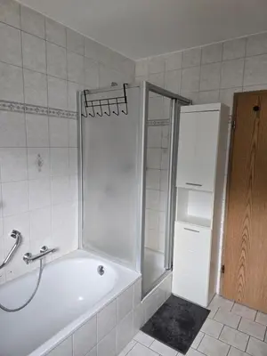 Ein Badezimmer in der Unterkunft Moderne großzügige Wohnung zu vermieten