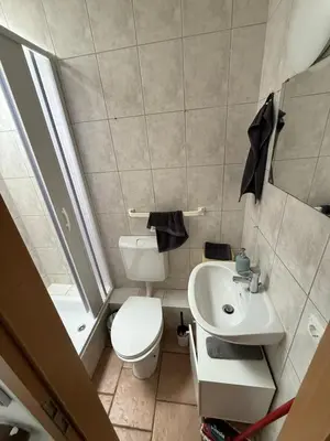 Ein Badezimmer in der Unterkunft Spacious Apartment in Mörfelden-Walldorf