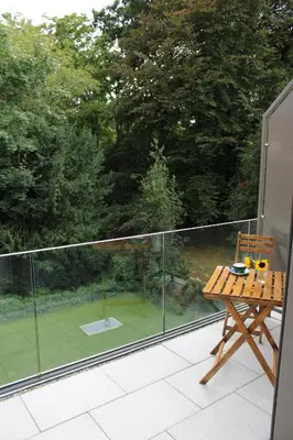 Ein Garten an der Unterkunft URBAN SUITE - Gleis6