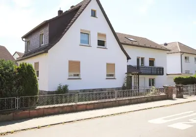 Das Gebäude in dem sich die Ferienwohnung befindet
